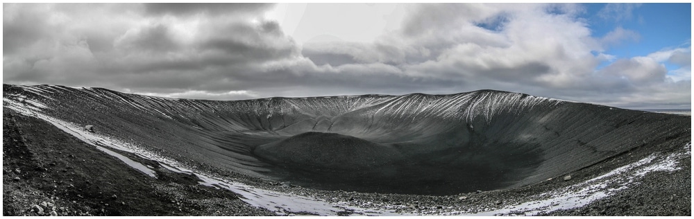 Panorama vom riesigen Krater