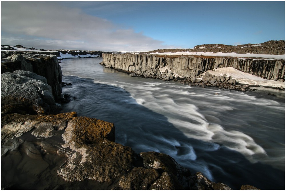 Hinter der Kurve ist der Dettifoss