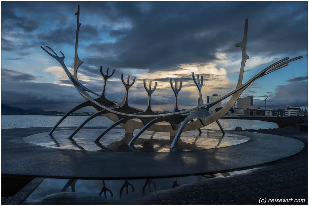 Sun Voyager Statue