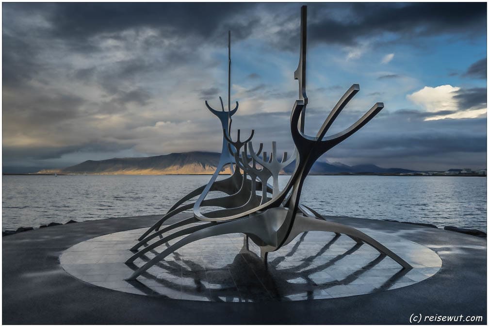 Sun Voyager Statue