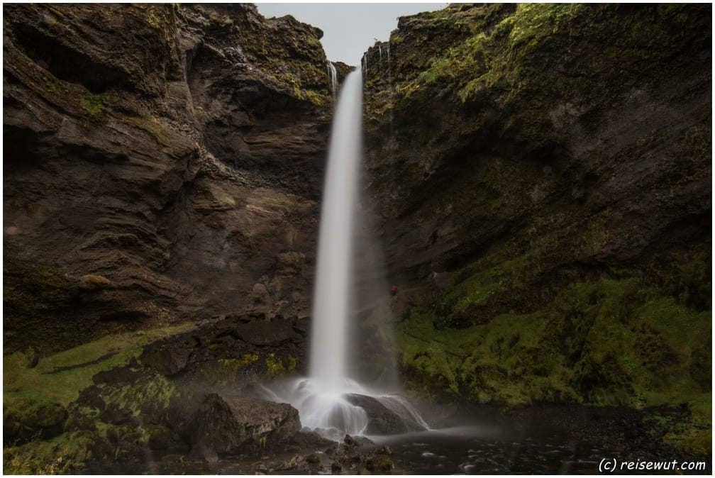 Ein oftmals unterschätzter Wasserfall auf Island - der Kvernufoss