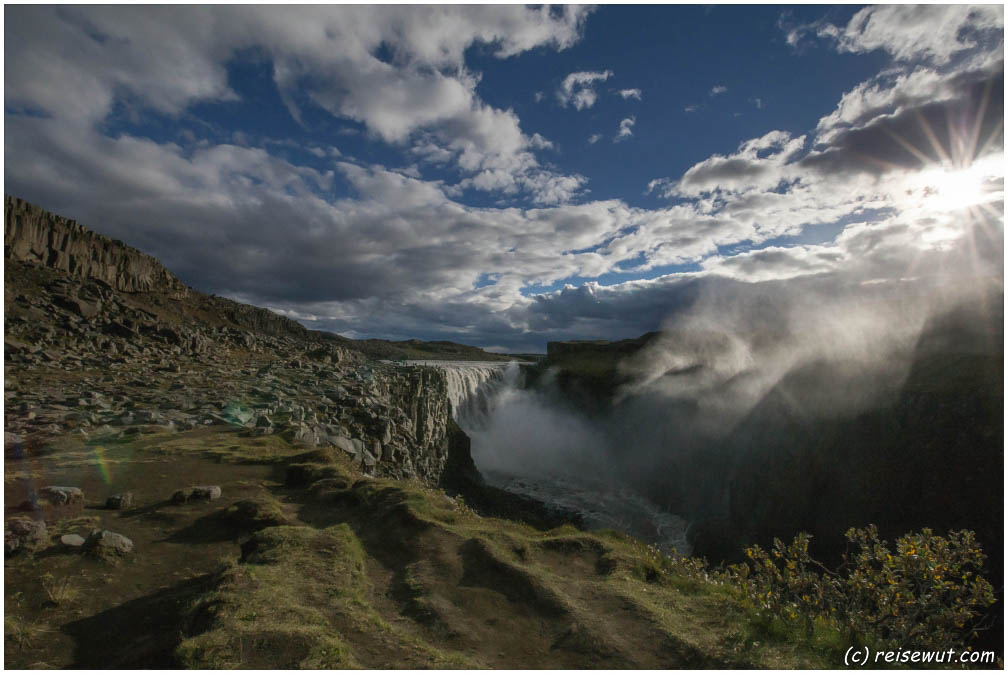 Der Dettifoss bei faszinierendem Licht