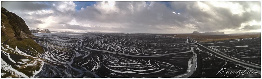 Mulakvesi Panorama, recht hintern erkennt man Hjörleifshöfdi