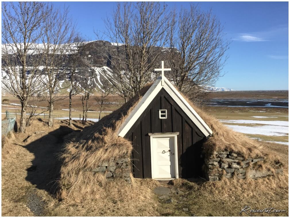 Die kleine Kirche von Nupsstadur