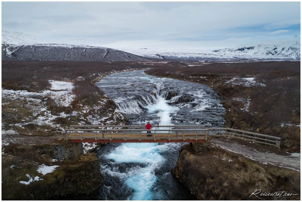 Die Bruarfoss Brücke von hinten