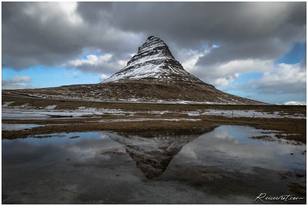 Der Kirkjufell ist "Der Berg, der geformt ist wie eine Pfeilspitze"