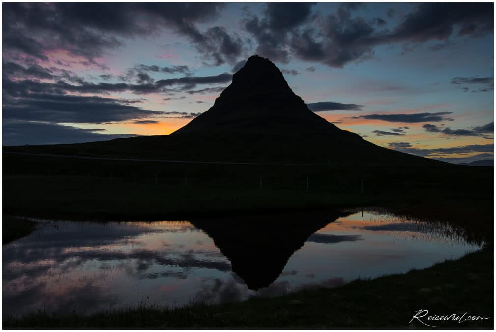 Der Kirkjufell kurz vor der Mitternachtssonne Anfang Juni