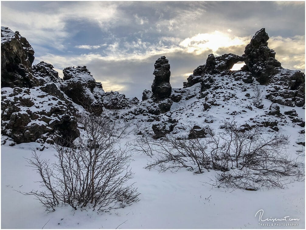 Dimmuborgir ist ein Wunderland verschiedenster Lavaformationen