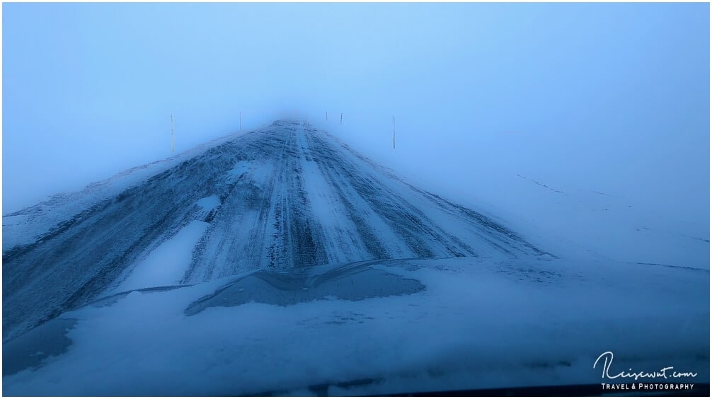 Zwischendurch kehrt der Schneesturm zurück