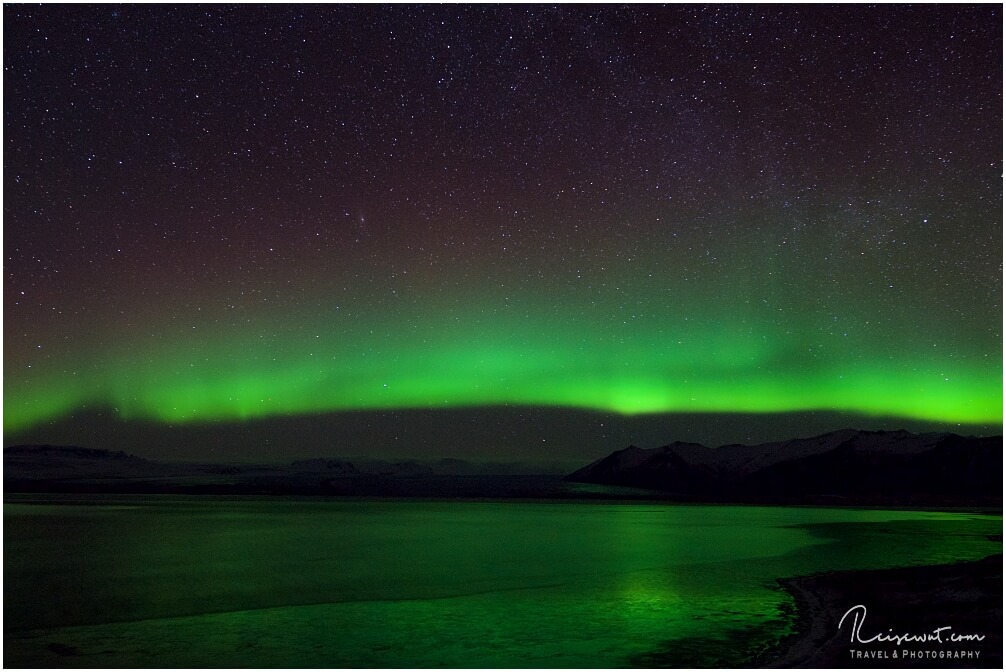 Nordlichter über dem Jökulsarlon bei Neumond