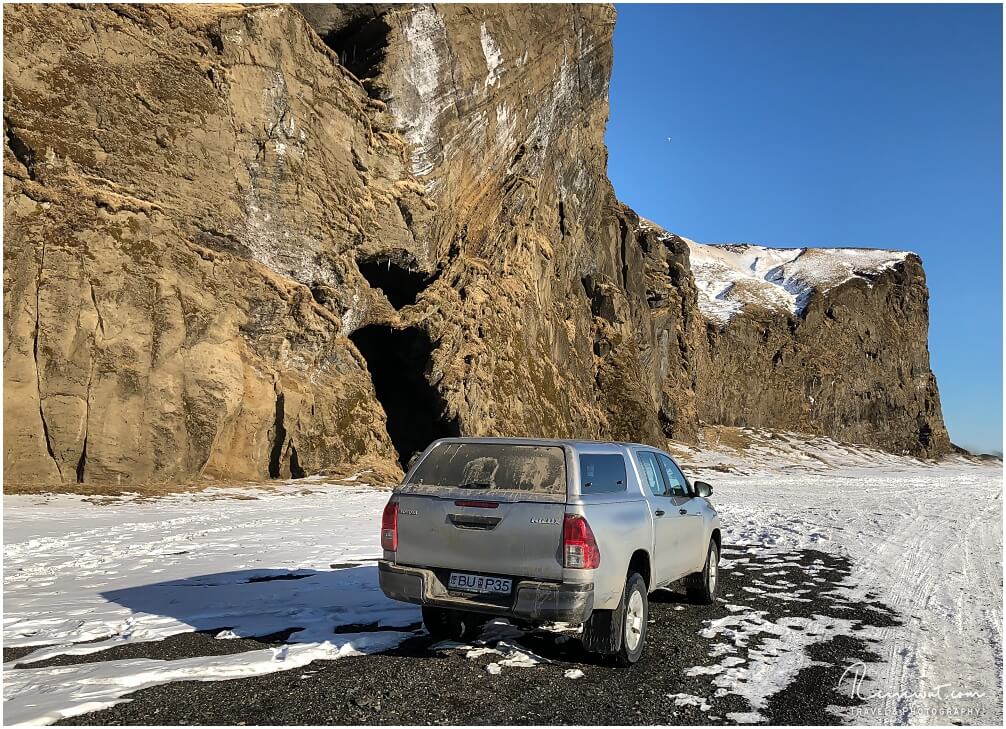 Hjörleifshöfði im hinteren Bereich, dort wo sich die Yoda Cave befindet