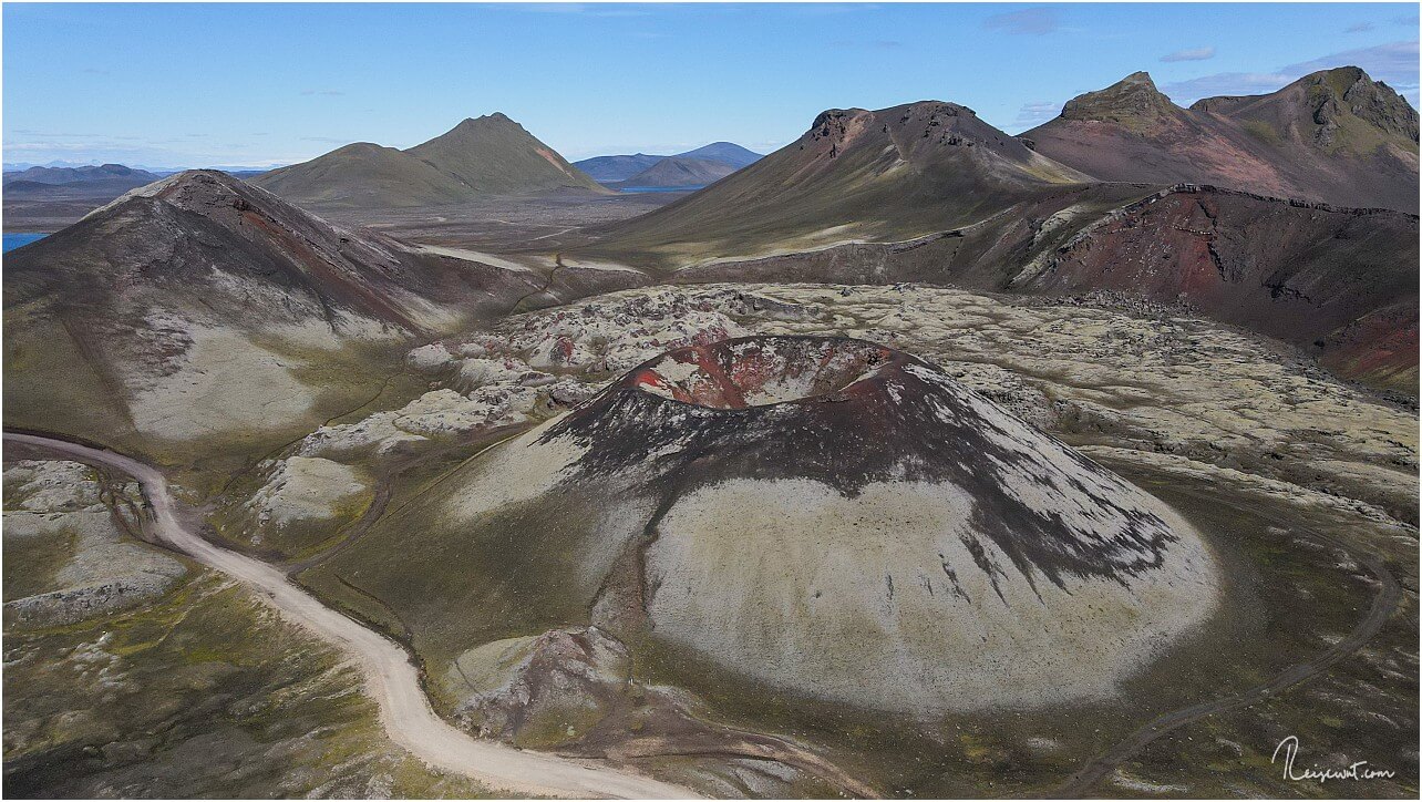Den Krater Stútur aus der Nähe