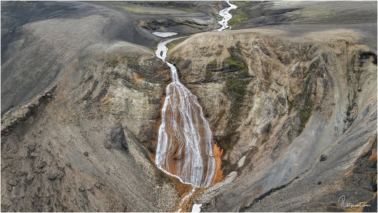 Luftaufnahme, um die Dimensionen des Rauðufossar besser im Blick zu haben