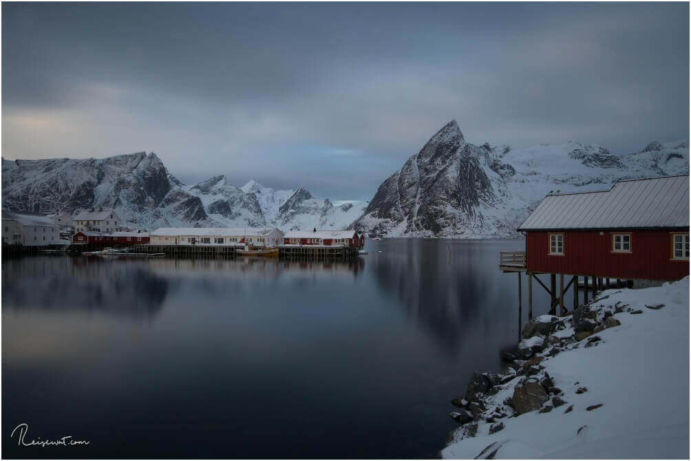 Die andere Seite des Hafens von Hamnøy, hier mit einer 90s Langzeitbelichtung