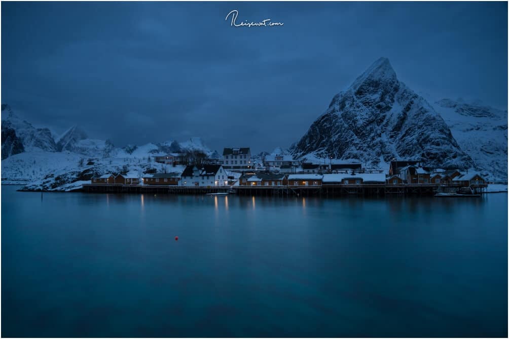 Der Ort scheint einfach zu jeder Tages und Nachtzeit fotogen zu sein. Nur selten wird man hier alleine sein, irgendwo wuselt immer ein Fotograf herum