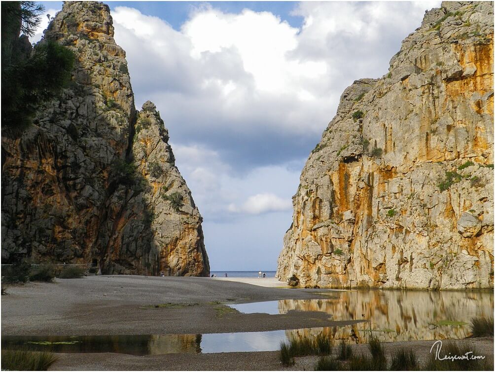 Torrent de Pareis bei Sa Calobra, hier beginnt auch die beeindruckendste Wanderung der Insel