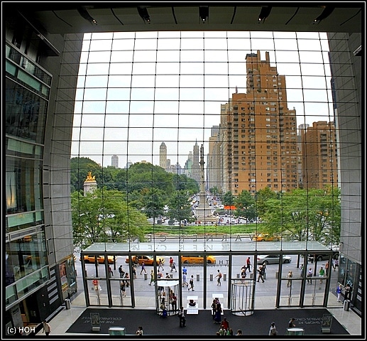 Blick AUS der Mall hinaus auf den Columbus Circle