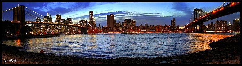 Brooklyn Bridge bei Nacht