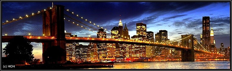 Brooklyn Bridge bei Nacht