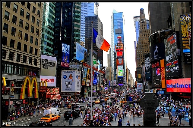 Times Square, so voll ist es, wenn mal NICHT der Coronavirus grassiert