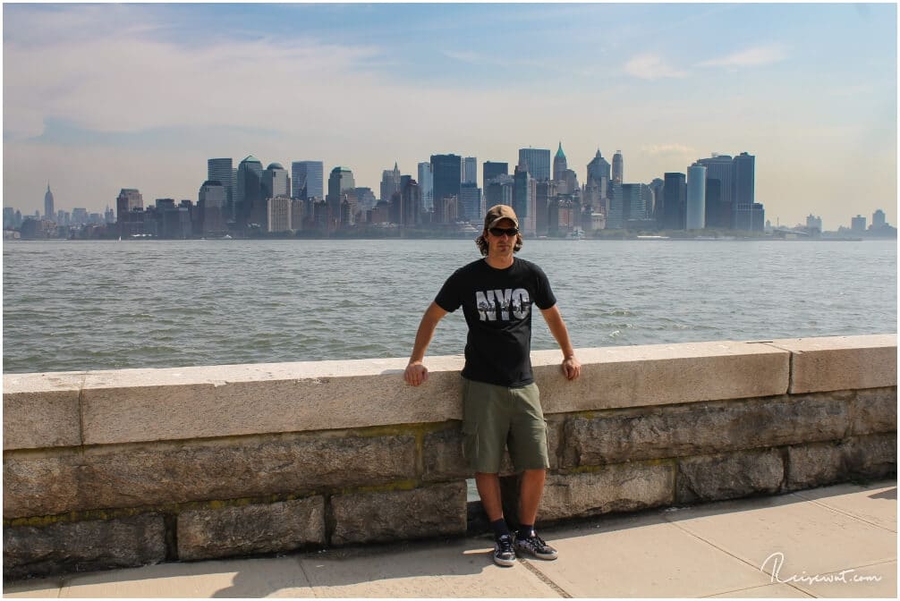 Auch auf die südliche Skyline von Manhattan hat man einen tollen Blick von Liberty Island aus