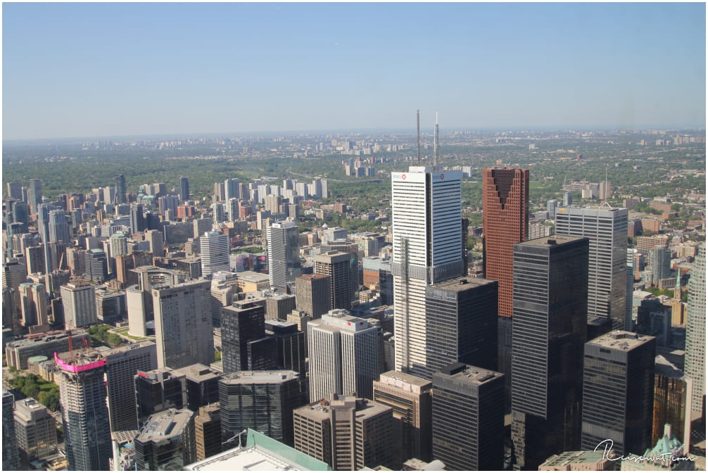 Beeindruckend liegt Toronto zu unseren Füßen