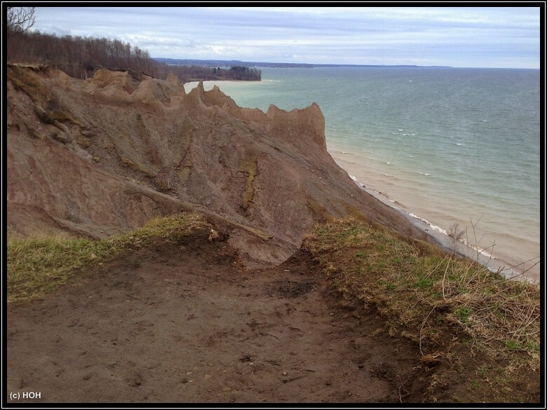 Die Chimney Bluffs von oben ... schade, dass man Kälte nicht sehen kann auf einem Foto