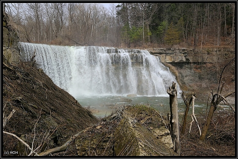 Ludlowville Falls von unten aus