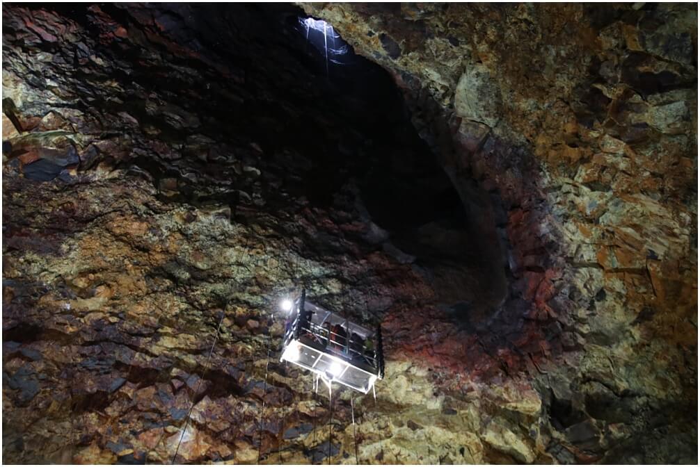 Inside a Volcano in Ìsland