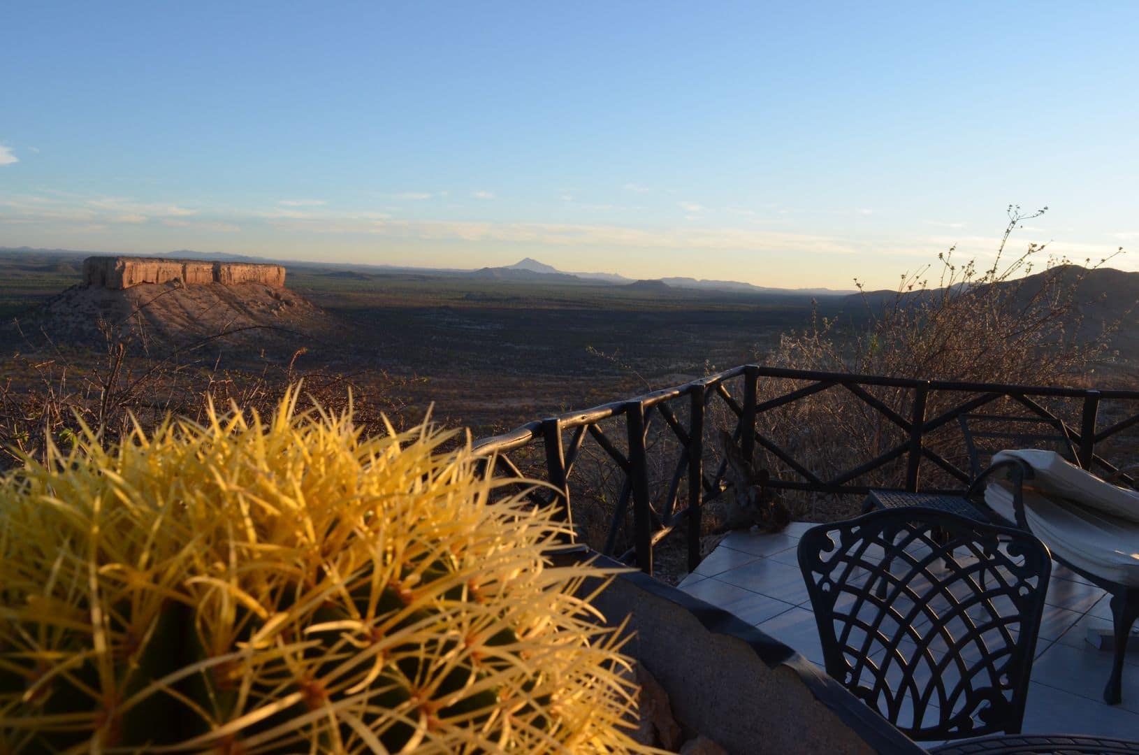 oder der Ausblick von unserem Bungalow „Heavens Gate“ der Vingerklip Lodge waren einmalig.