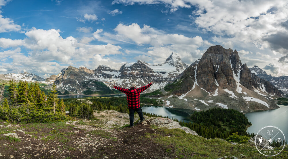 Auf „The Niblet“ (der kleinste Hügel von dreien) im Mount Assiniboine Provincial Park fühlte ich mich richtig frei. Das Foto zeigt dies auch. Die Bergkulisse um einen herum ist einmalig und ein Geschenk der Natur. Einer der Kandidaten für den „Happy Place“. Ich wollte unbedingt dort hoch auf dieses Plateau und zu diesem höhergelegenen Spot, koste es was es wolle. Und mein Plan ging im Juli 2019 auf. Ein besonderer und emotionaler Moment für mich.