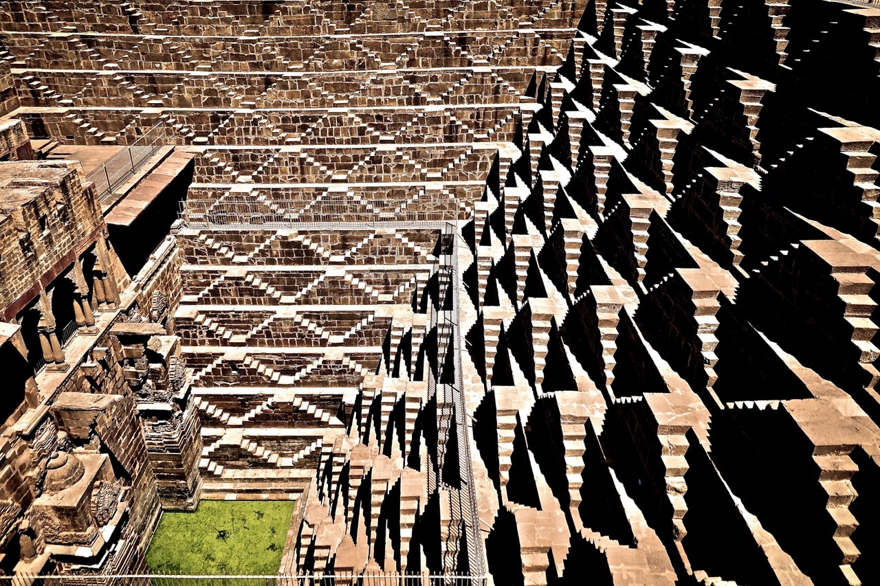 Chand Baori Brunnen in Abhaneri, bekannt aus dem Film Batman