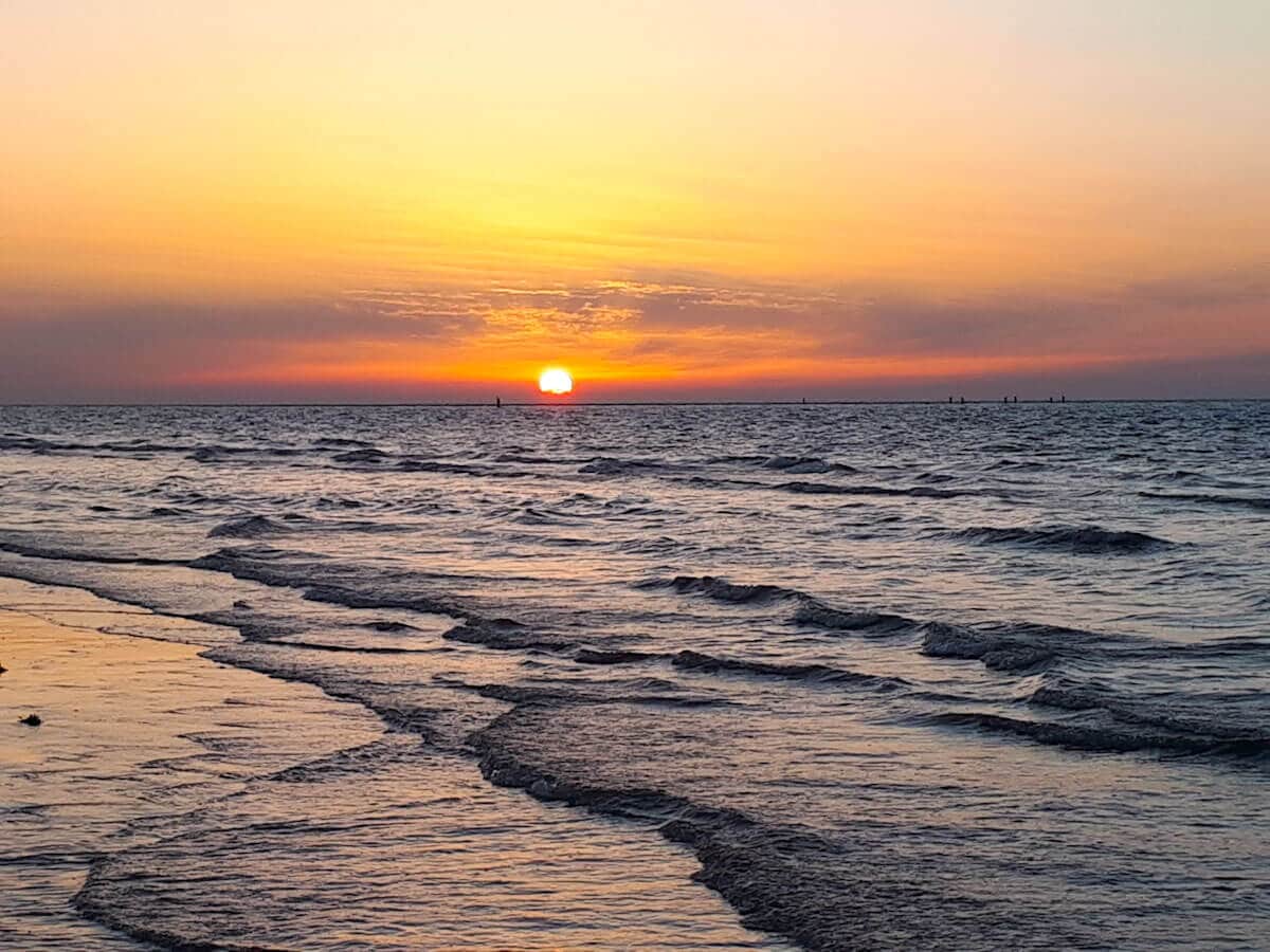 Große Zeelandliebe: In die Sonnenuntergänge an der niederländischen Nordseeküste haben wir uns schon vor Jahren verliebt.