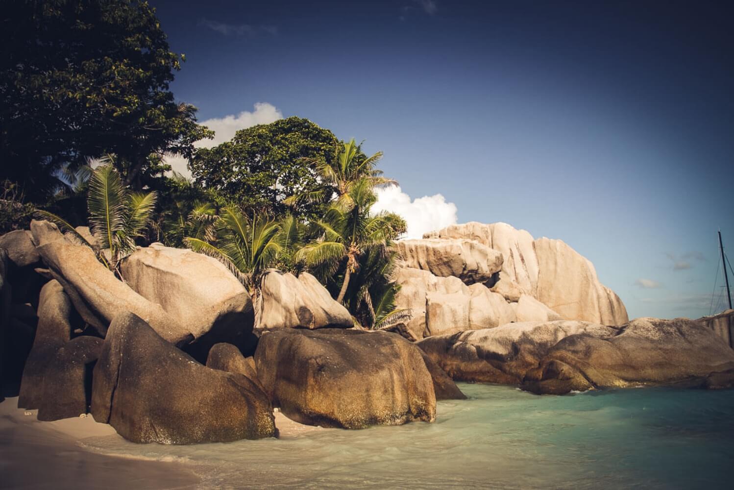 Inselparadies Seychellen – hier gibt es viele mehr als nur Strand und Wasser was man genießen kann.