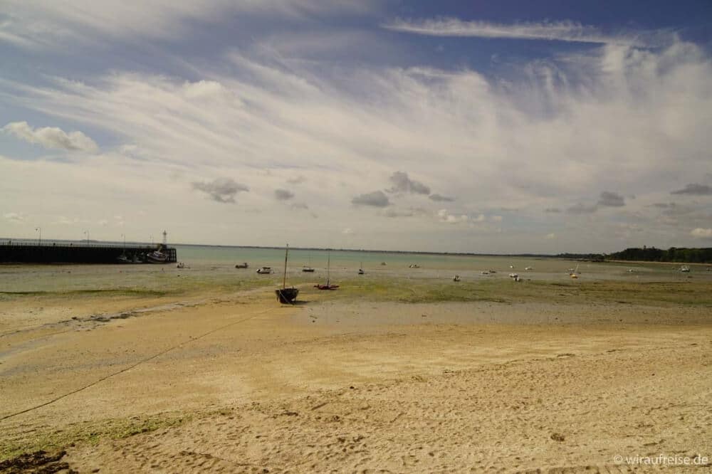 Ebbe im Hafen von Cancale (Normandie). Mich hat der Wechsel von Ebbe und Flut noch nie so beeindruckt wie in der Normandie und der Bretagne.