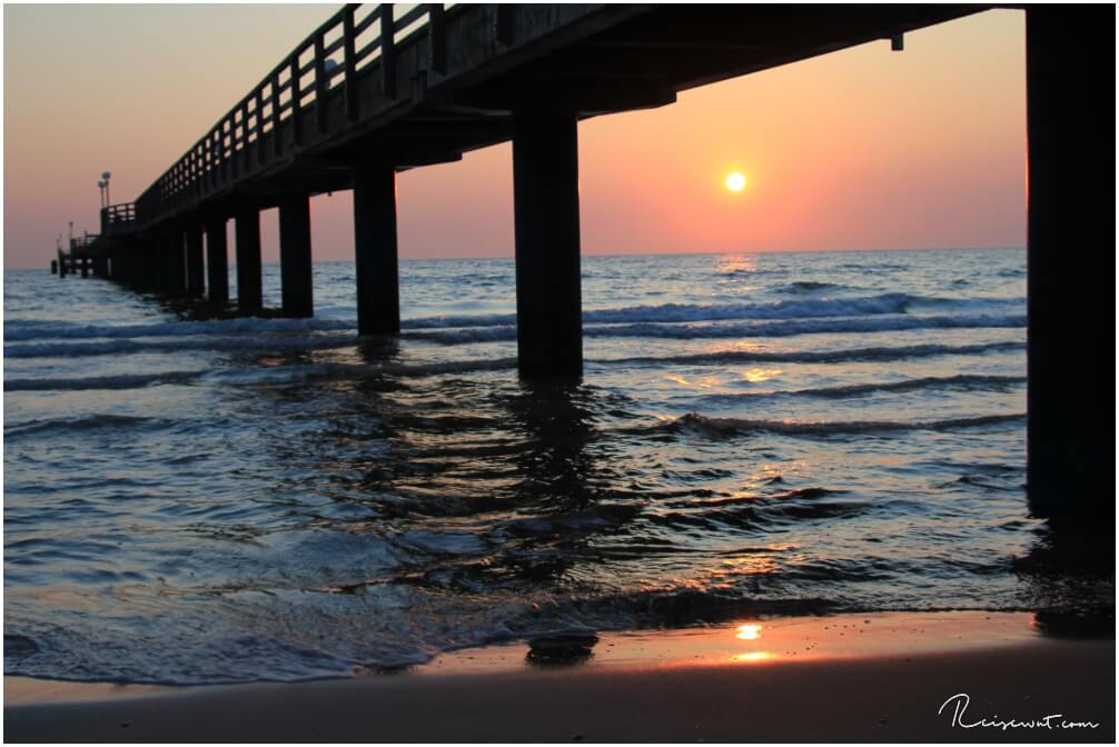 Der Steg erinnert ein wenig in seiner Form an den alten Holzsteg in Fort Myers Beach an der Golfküste Floridas