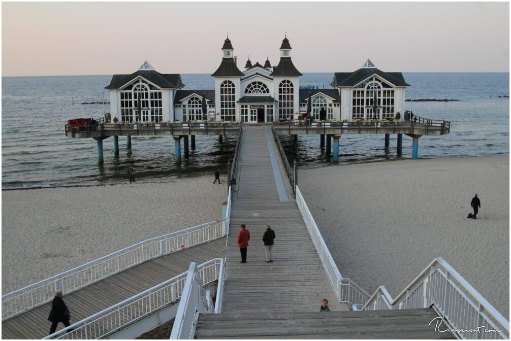 Die Seebrücke bei Sellin ist besonders zur Blue Hour und Golden Hour bei Fotografen recht beliebt