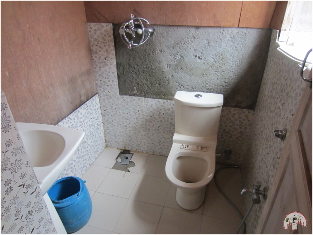 Die Toilette in meinem Zimmer