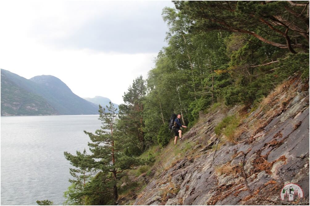 Steiler Hang im weiteren Verlauf der weiteren Wanderung