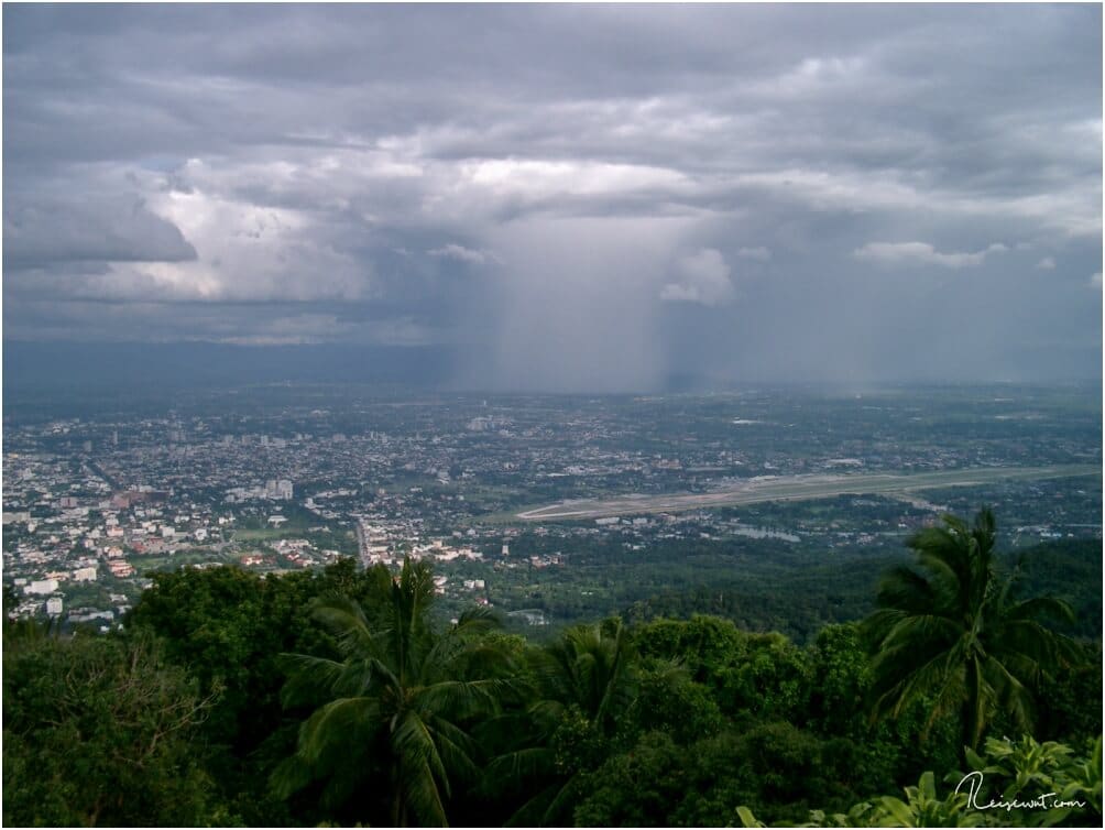 Aussicht auf Chiang Mai vom Kloster