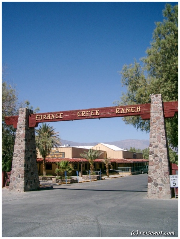 Eingang zur Furnace Creek Ranch