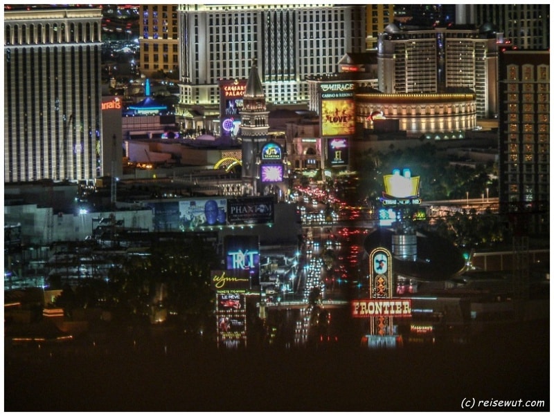 Von der Besucherplattform des Stratosphere Tower hat man einen tollen Blick auf den Las Vegas Strip ...