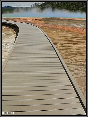 Holzsteg beim Grand Prismatic Spring