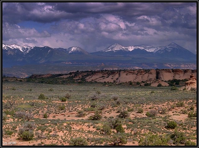 In der Ferne: La Sal Mountains bei Moab