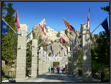 Avenue of Flags beim Mount Rushmore